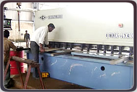 CNC SHEARING MACHINE